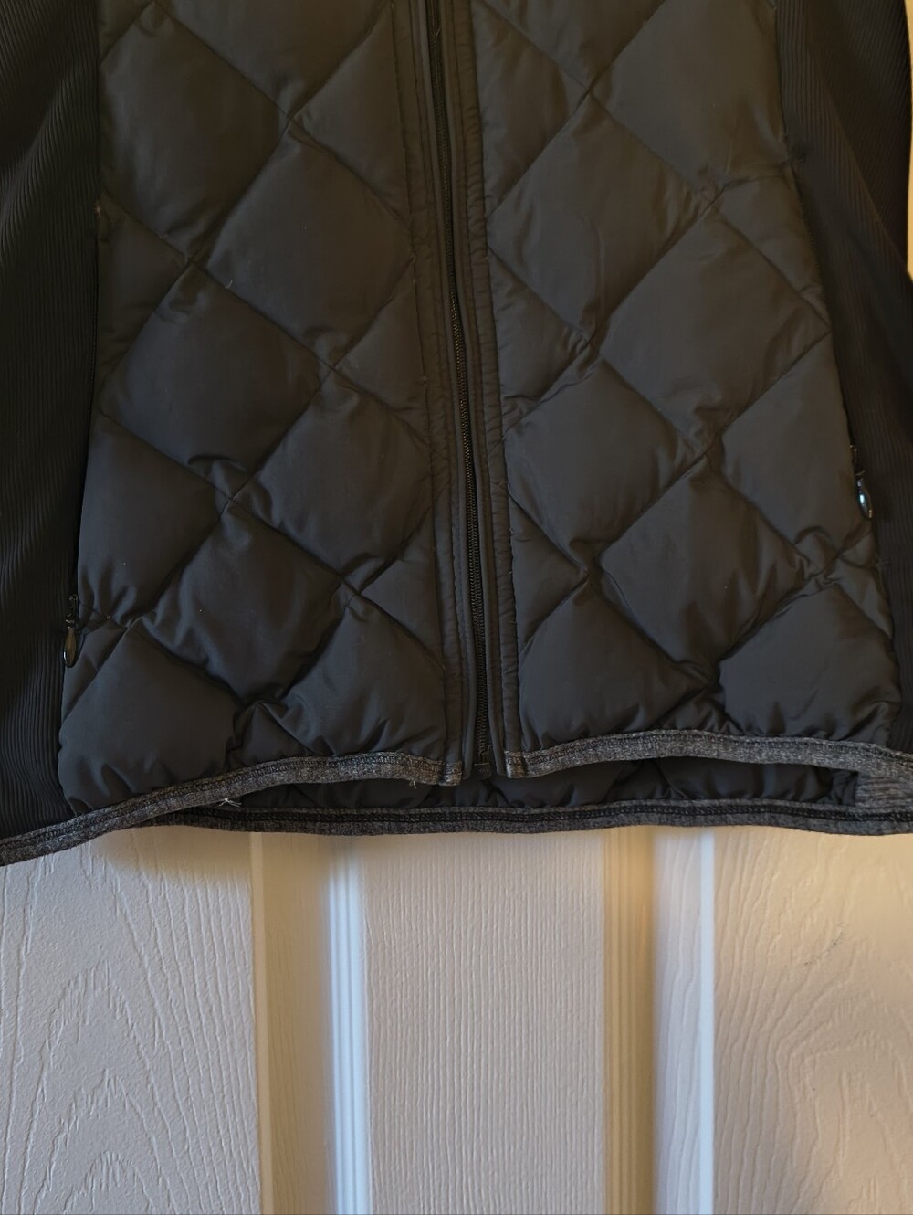 Lululemon Black Quilted Insulated Running Vest Size 8 Stretch Fleece Panels - Picture 10 of 16